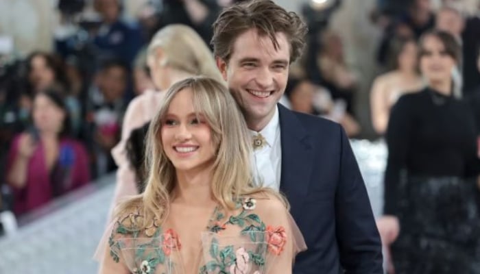 Robert Pattinson, Suki Waterhouse are reportedly engaged