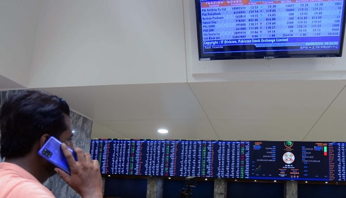 Broker is busy in trading at Pakistan Stock Exchange in Karachi on Wednesday, January 1, 2025. — PPI