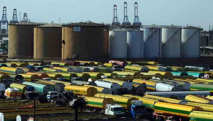 Fuel crisis looms as KP dealers warn of strike over petroleum deregulation plan