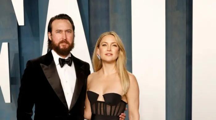 Kate Hudson and her fiancé Danny Fujikawa make jokes about eloping.