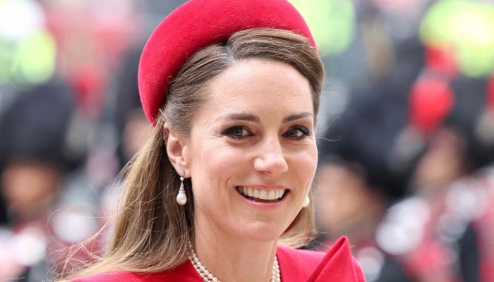 Kate Middleton returns to royal duties at Commonwealth Day service